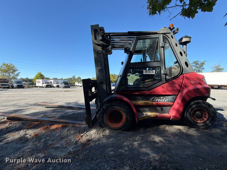 image for item YA5226 2010 Linde H80D forklift