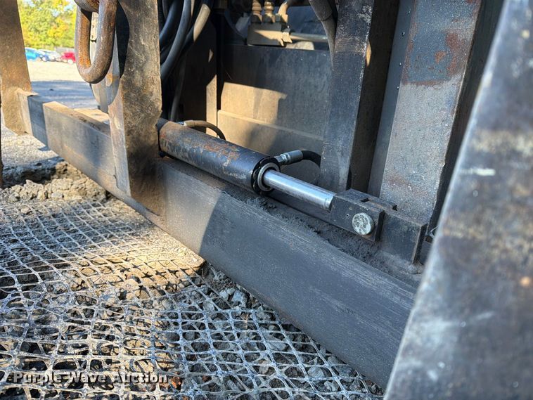 image for item YA5226 2010 Linde H80D forklift