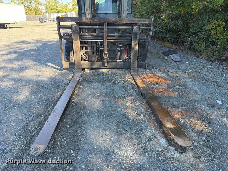 image for item YA5226 2010 Linde H80D forklift