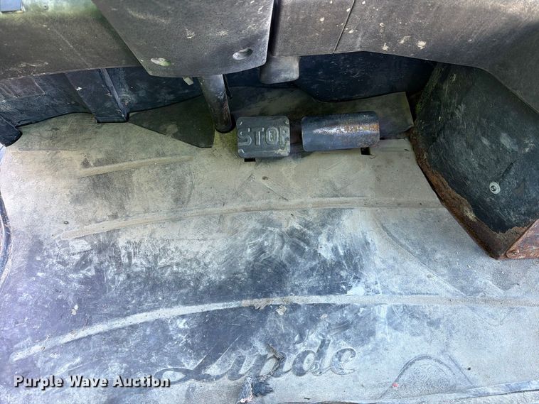 image for item YA5226 2010 Linde H80D forklift