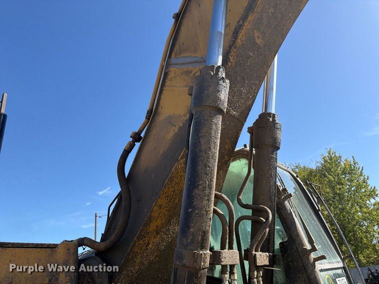 image for item YA5293 2007 Caterpillar 330D L excavator