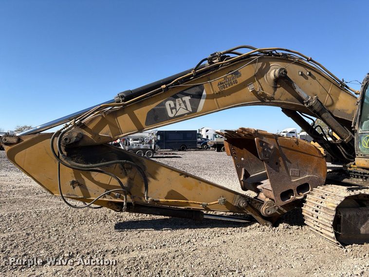 image for item YA5293 2007 Caterpillar 330D L excavator