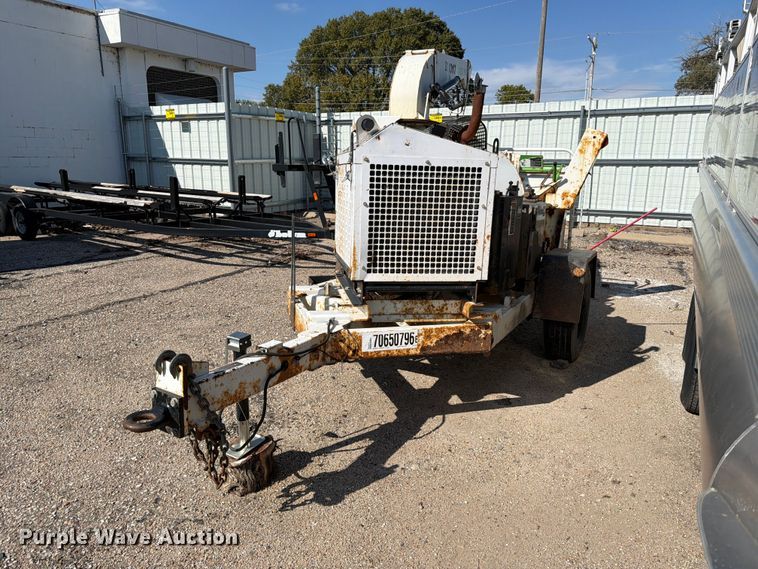 image for item YA5344 2015 Altec DC1317 wood chipper