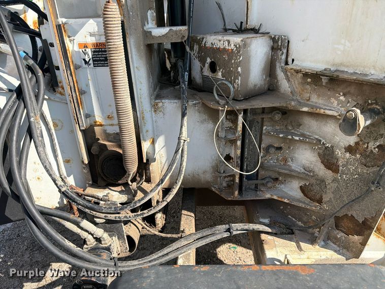 image for item YA5344 2015 Altec DC1317 wood chipper