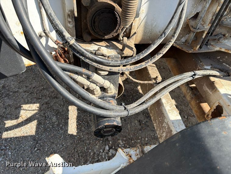 image for item YA5344 2015 Altec DC1317 wood chipper
