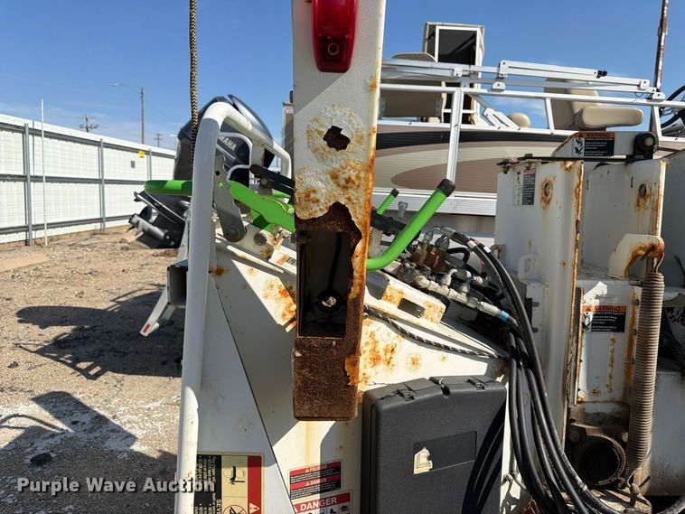 image for item YA5344 2015 Altec DC1317 wood chipper