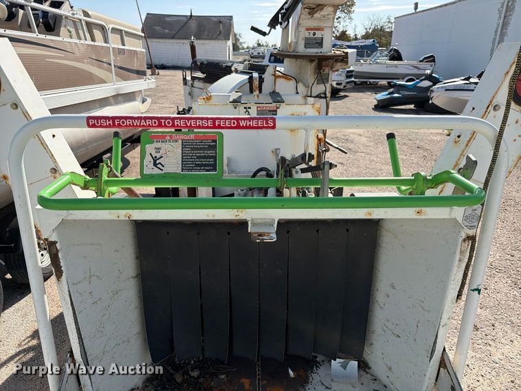image for item YA5344 2015 Altec DC1317 wood chipper
