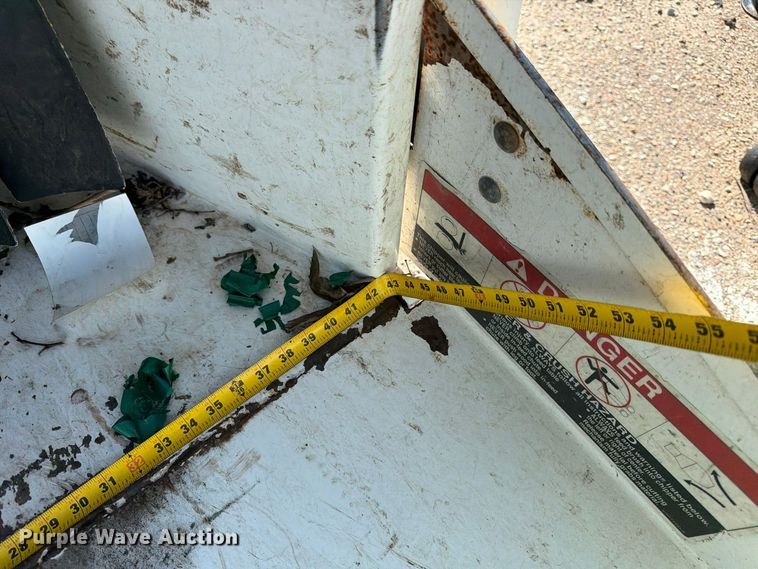 image for item YA5344 2015 Altec DC1317 wood chipper