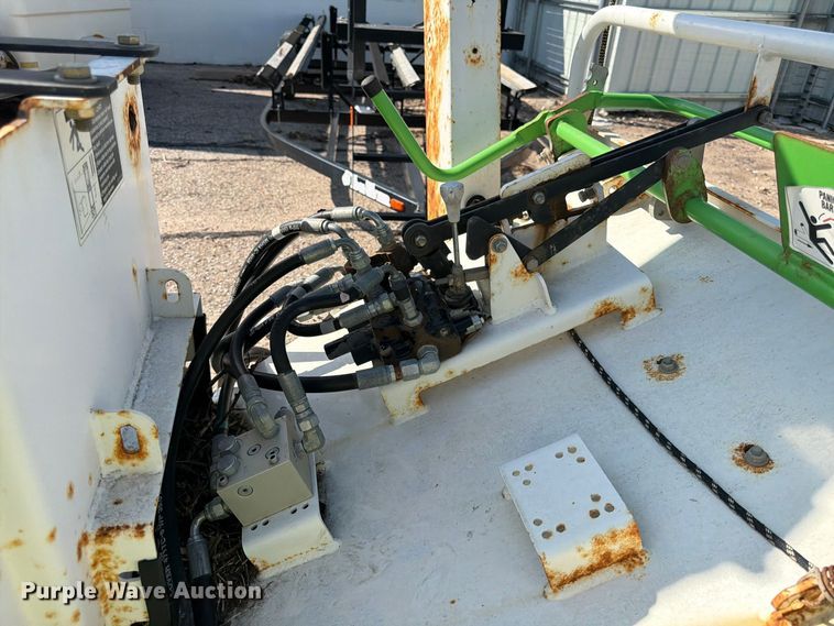 image for item YA5344 2015 Altec DC1317 wood chipper