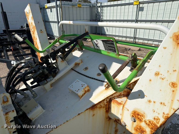 image for item YA5344 2015 Altec DC1317 wood chipper
