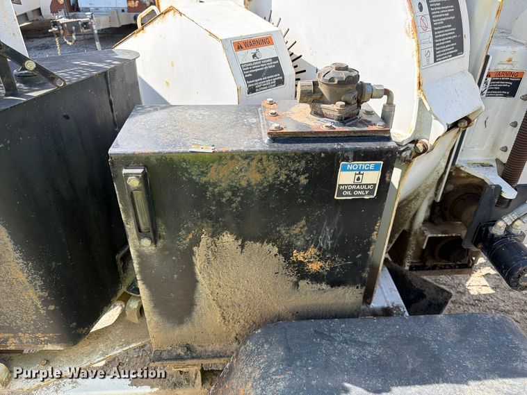 image for item YA5344 2015 Altec DC1317 wood chipper