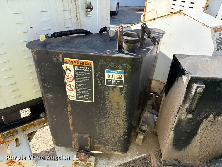 image for item YA5344 2015 Altec DC1317 wood chipper