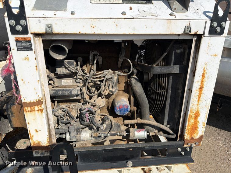 image for item YA5344 2015 Altec DC1317 wood chipper