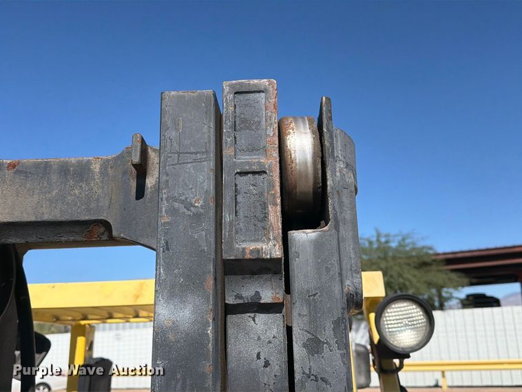 image for item YA5357 2002 Hyster H100XM forklift
