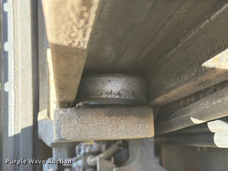 image for item YA5357 2002 Hyster H100XM forklift