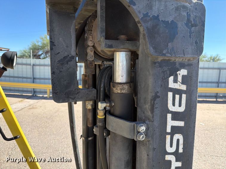 image for item YA5357 2002 Hyster H100XM forklift