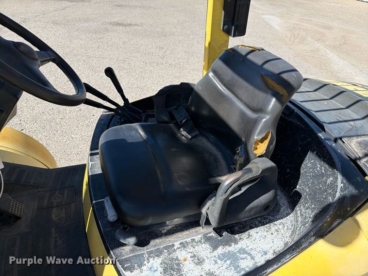 image for item YA5357 2002 Hyster H100XM forklift