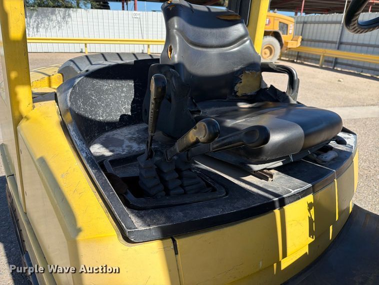 image for item YA5357 2002 Hyster H100XM forklift