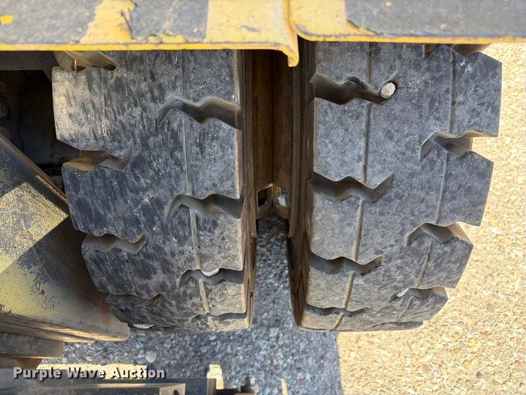 image for item YA5357 2002 Hyster H100XM forklift