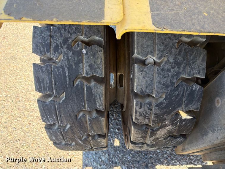 image for item YA5357 2002 Hyster H100XM forklift
