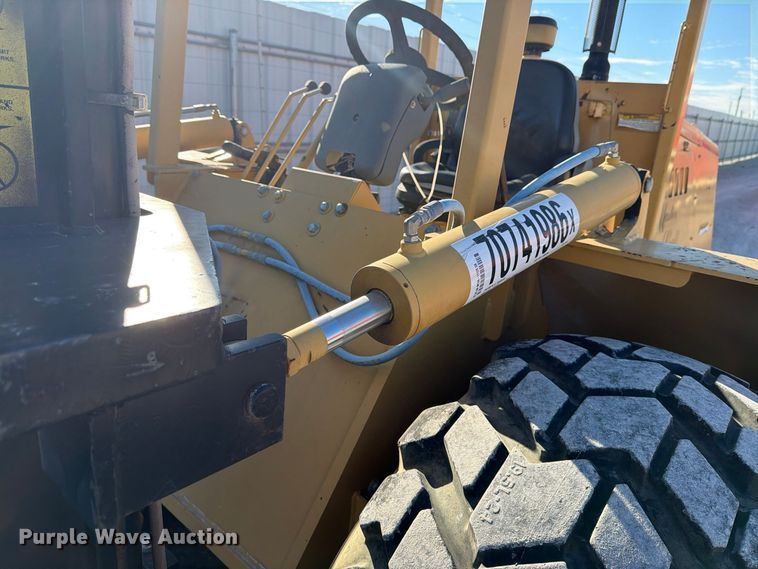 image for item YA5359 2016 Mastercraft MC0811126 forklift