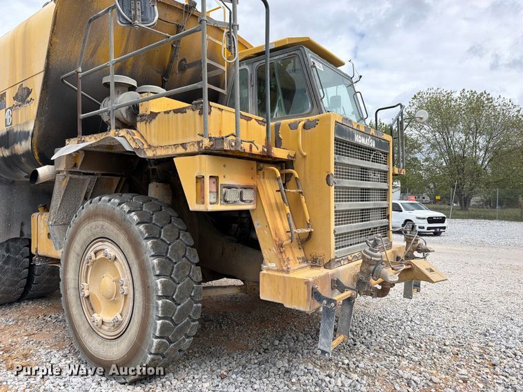 image for item YA5373 2004 Komatsu HD325-6 water truck