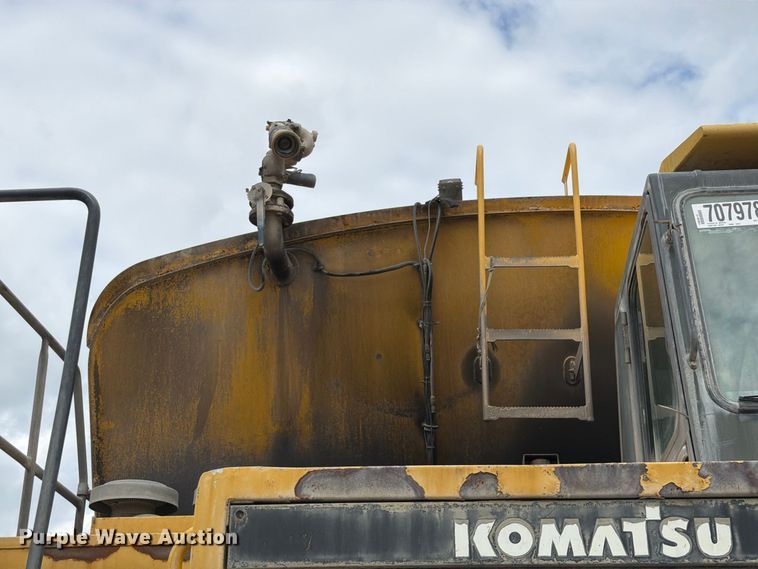 image for item YA5373 2004 Komatsu HD325-6 water truck