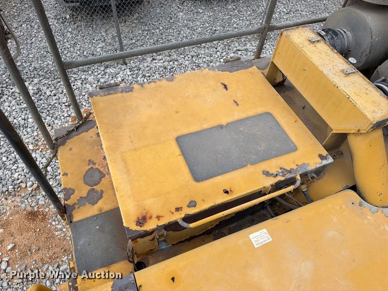 image for item YA5373 2004 Komatsu HD325-6 water truck