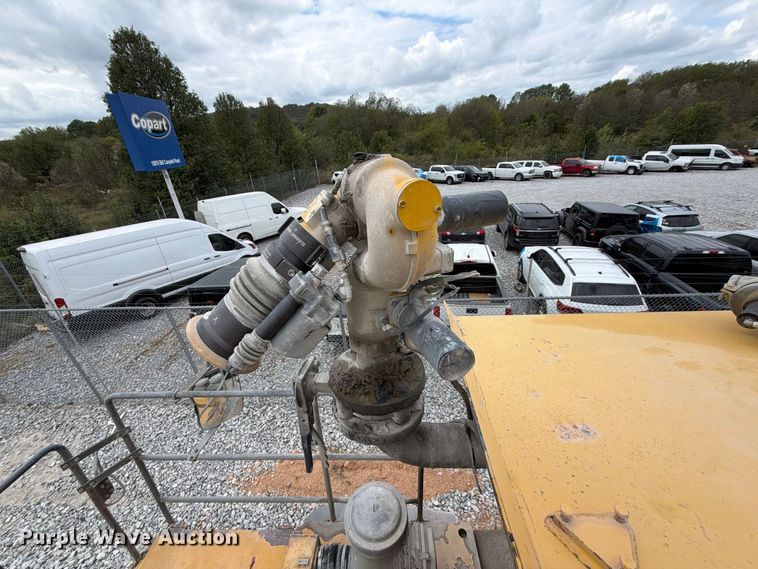 image for item YA5373 2004 Komatsu HD325-6 water truck