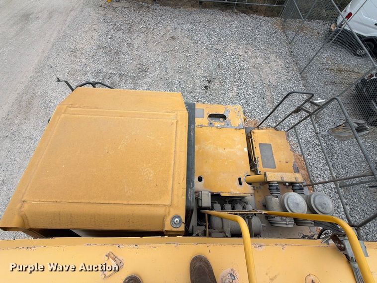 image for item YA5373 2004 Komatsu HD325-6 water truck