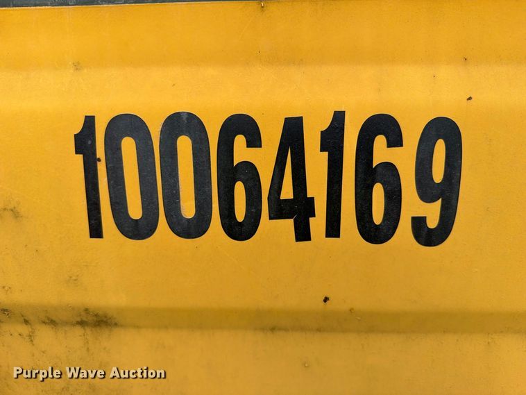 image for item YA5373 2004 Komatsu HD325-6 water truck
