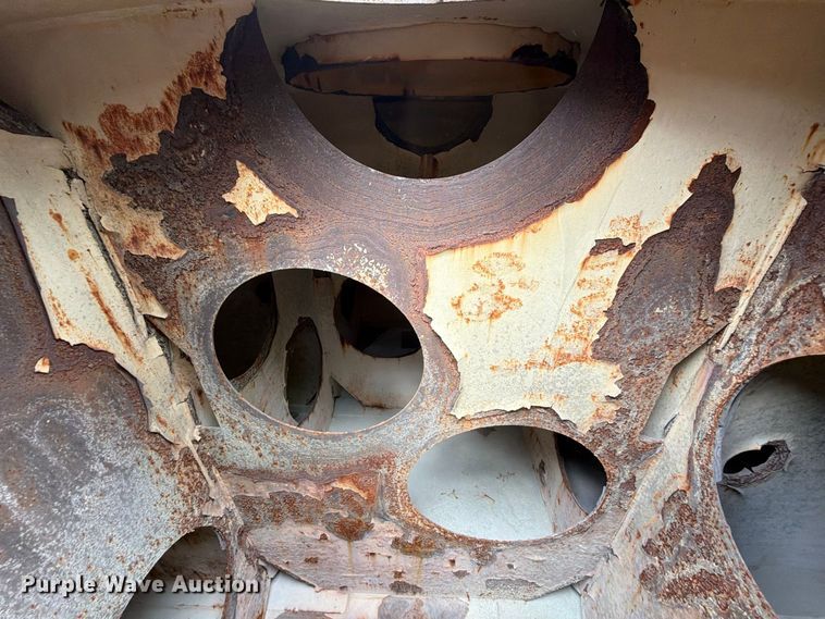 image for item YA5373 2004 Komatsu HD325-6 water truck