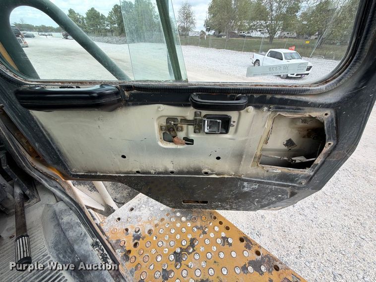 image for item YA5373 2004 Komatsu HD325-6 water truck