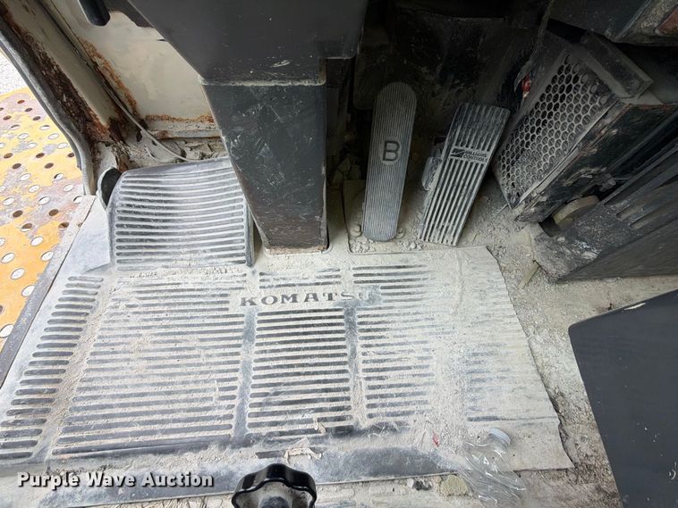 image for item YA5373 2004 Komatsu HD325-6 water truck