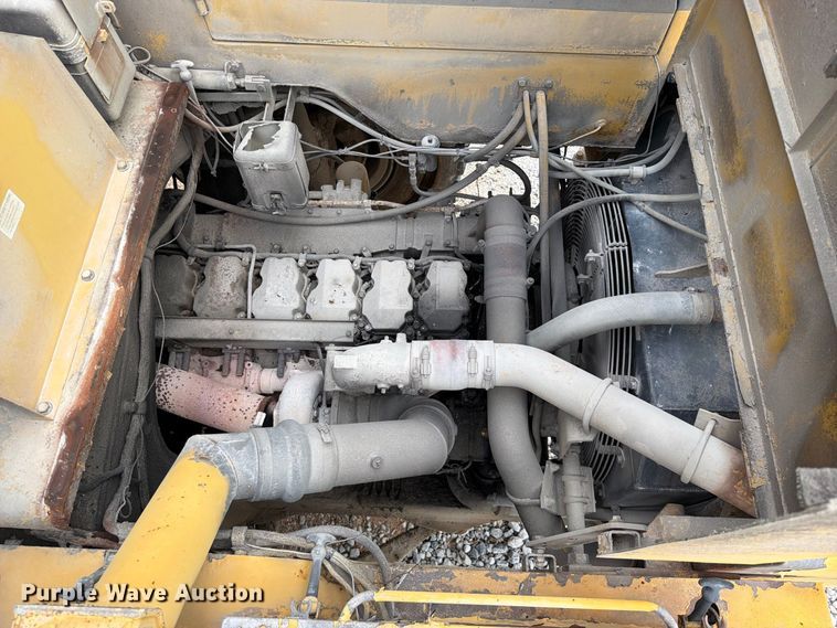image for item YA5373 2004 Komatsu HD325-6 water truck