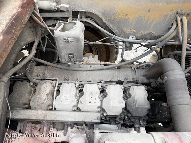 image for item YA5373 2004 Komatsu HD325-6 water truck