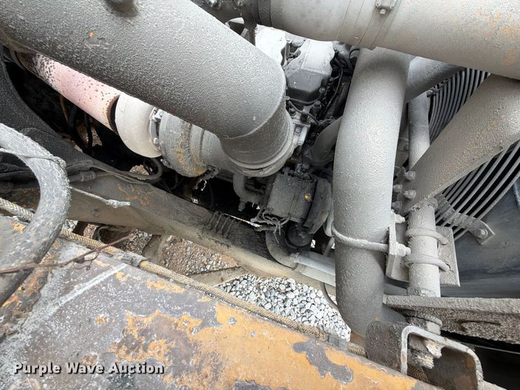 image for item YA5373 2004 Komatsu HD325-6 water truck
