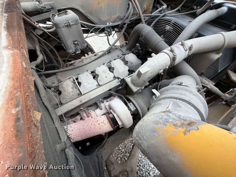 image for item YA5373 2004 Komatsu HD325-6 water truck