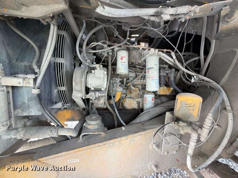 image for item YA5373 2004 Komatsu HD325-6 water truck