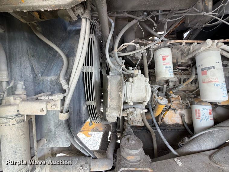 image for item YA5373 2004 Komatsu HD325-6 water truck