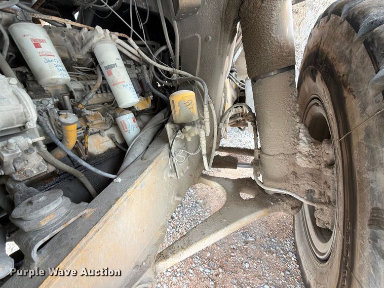image for item YA5373 2004 Komatsu HD325-6 water truck