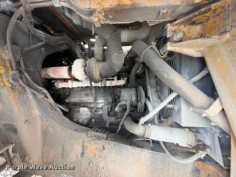 image for item YA5373 2004 Komatsu HD325-6 water truck