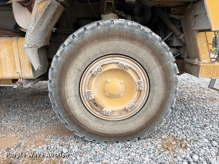 image for item YA5373 2004 Komatsu HD325-6 water truck