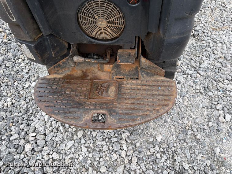 image for item YA5433 2013 Ditch Witch R300 cable plow