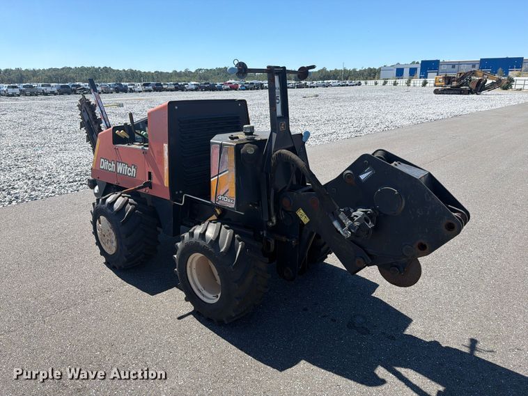 image for item YA5434 2017 Ditch Witch 410SX trencher