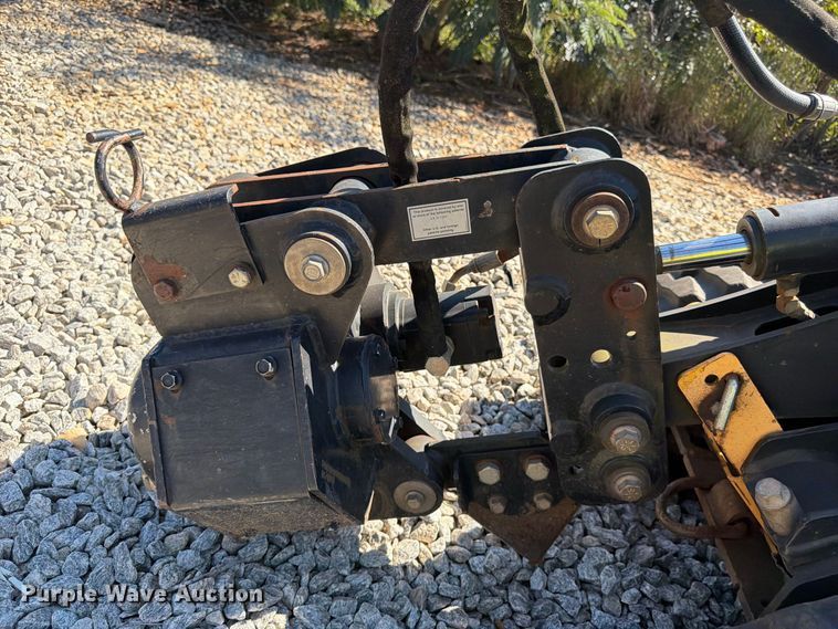 image for item YA5458 2015 Ditch Witch R300 cable plow