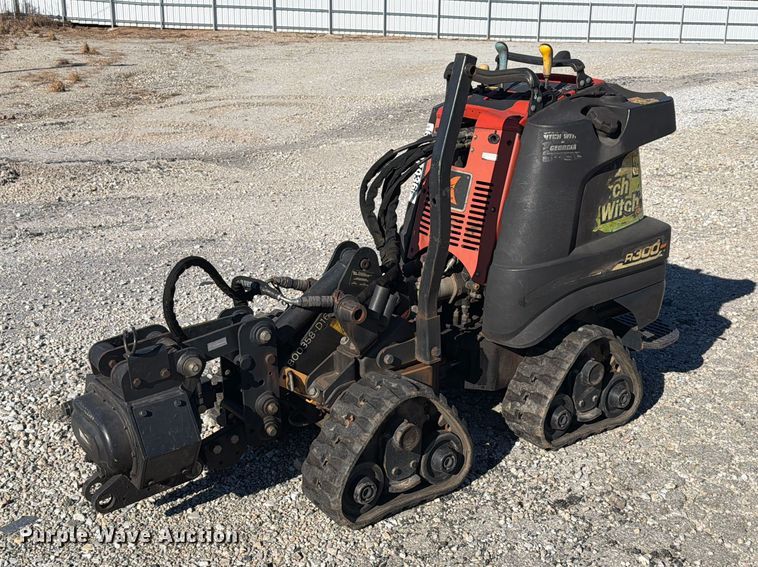 image for item YA5475 2016 Ditch Witch R300 cable plow