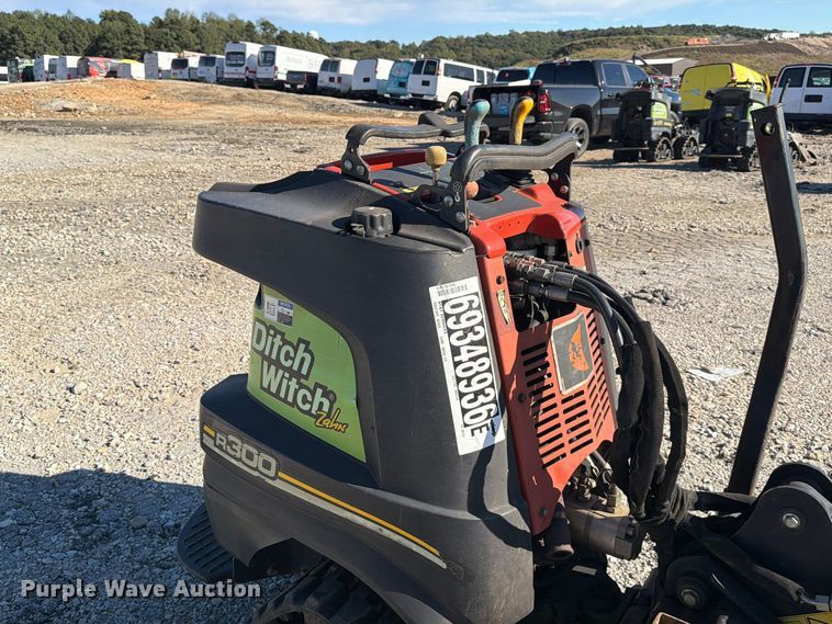 image for item YA5475 2016 Ditch Witch R300 cable plow