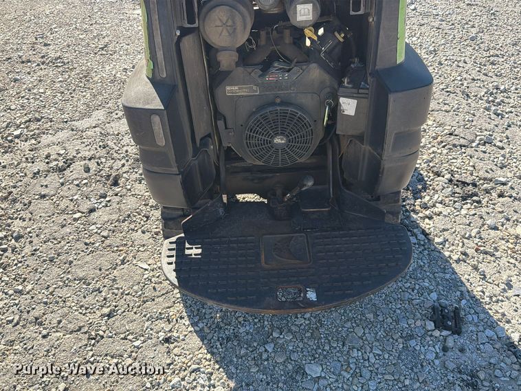 image for item YA5475 2016 Ditch Witch R300 cable plow