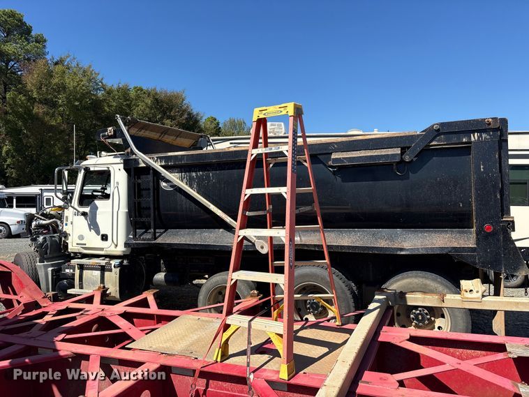 image for item YA5478 2019 Mack Granite dump truck